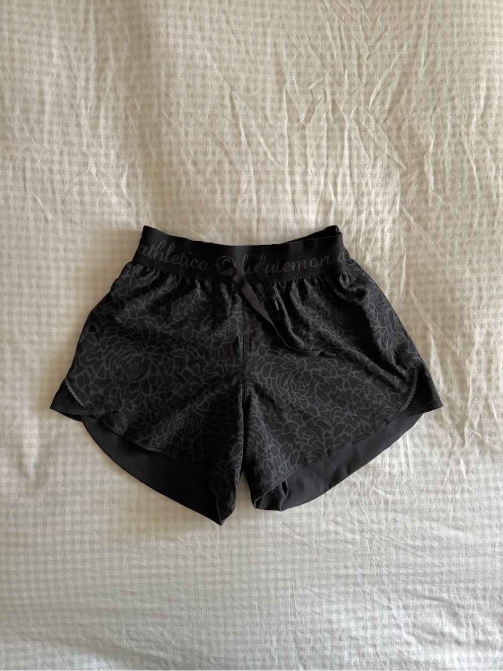 Lululemon Go The Distance shorts